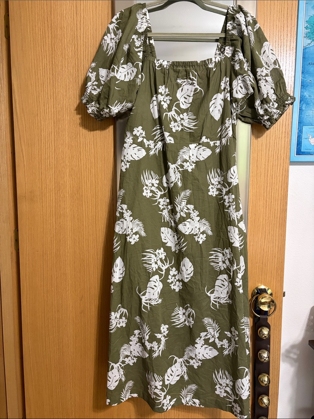 Studio B size Large Olive Green Floral Puff-Sleeve Midi Dress NEW